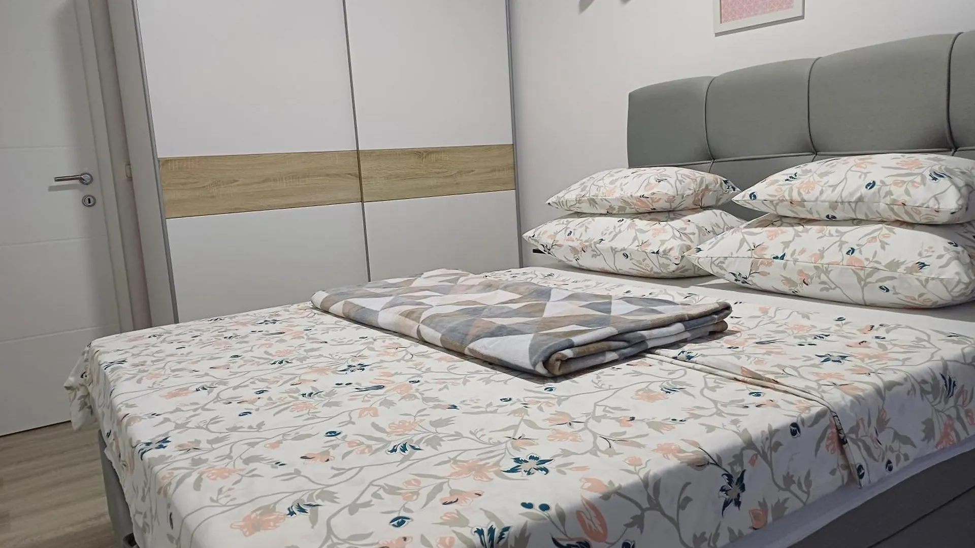 Apartmani Bulajic Крк 0*,